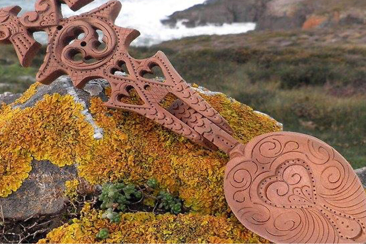 Lovespoon, cuillère de bois sculptée par Herve LORANT Poudiern