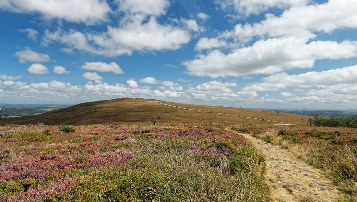montagnes sacrées de Bretagne